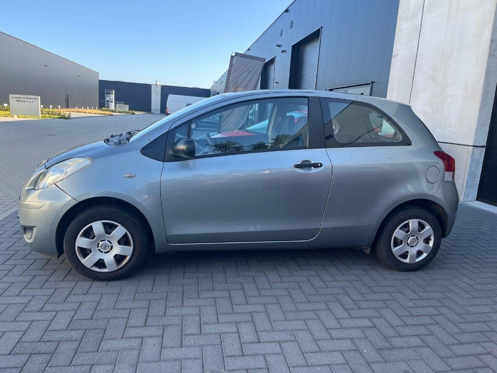 Toyota Yaris 1.0 VVTI Active, 108431 KM, Keuring + Garantie, Auto's, Voorwielaandrijving, Stof, https://public.car-pass.be/vhr/c899f3d2-a5c4-4ddd-8237-56780a77c1b6