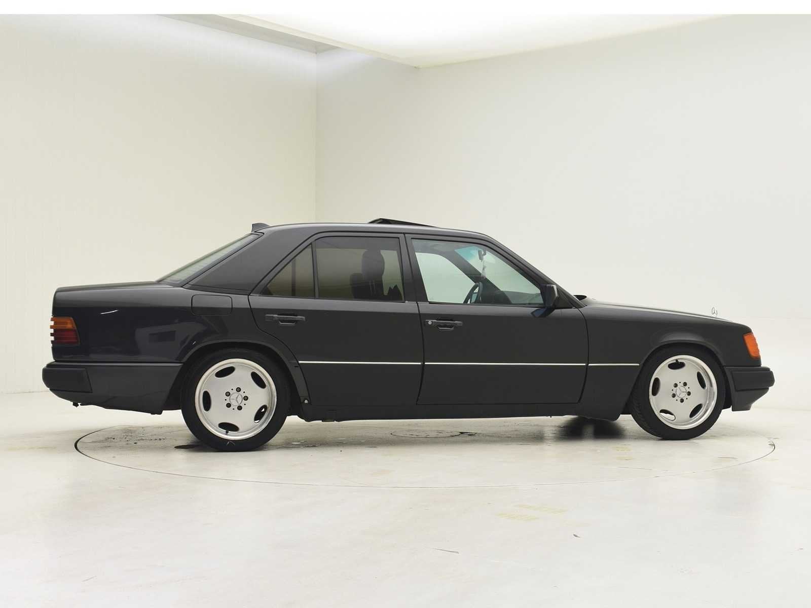 MERCEDES-BENZ 300E, Autos, Oldtimers & Ancêtres, Achat, Entreprise, Boîte manuelle, Autre carrosserie