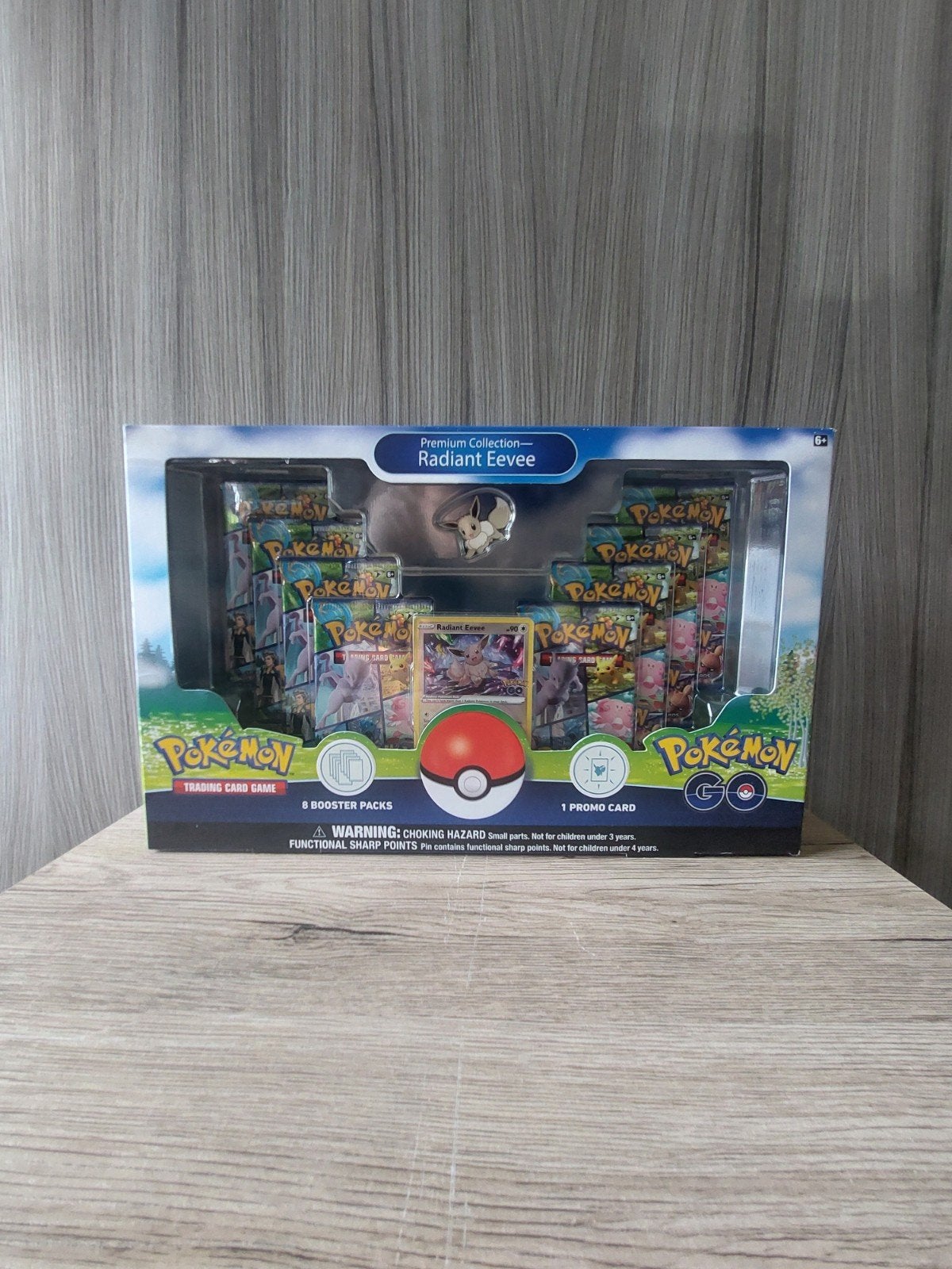 Pokémon GO radiant eevee box, Ophalen, Nieuw, Meerdere kaarten, Foil