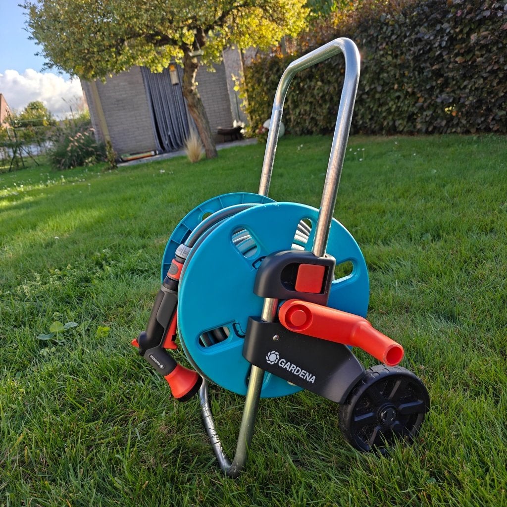 Gardena 20m Tuinslang met haspel en sproeier, Ophalen, Zo goed als nieuw, Tuinslang