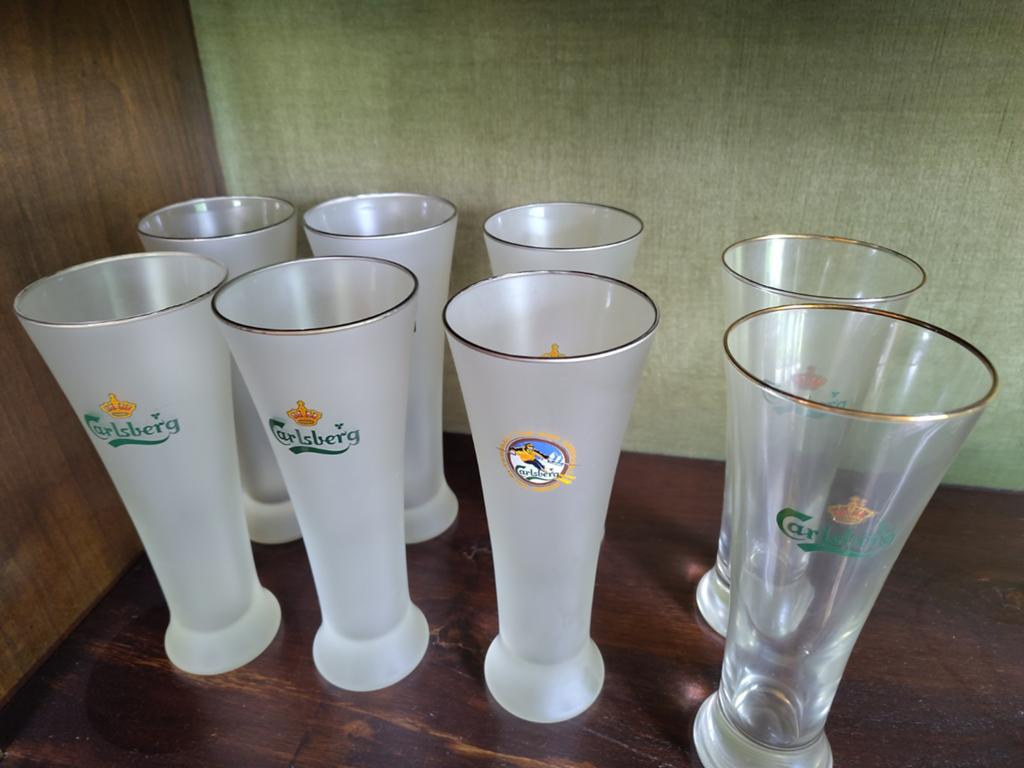 Carlsberg glazen, Ophalen