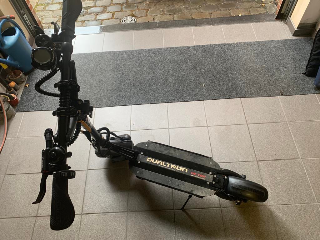 Elektrische step dualtron victor, Fietsen en Brommers, Ophalen, Zo goed als nieuw