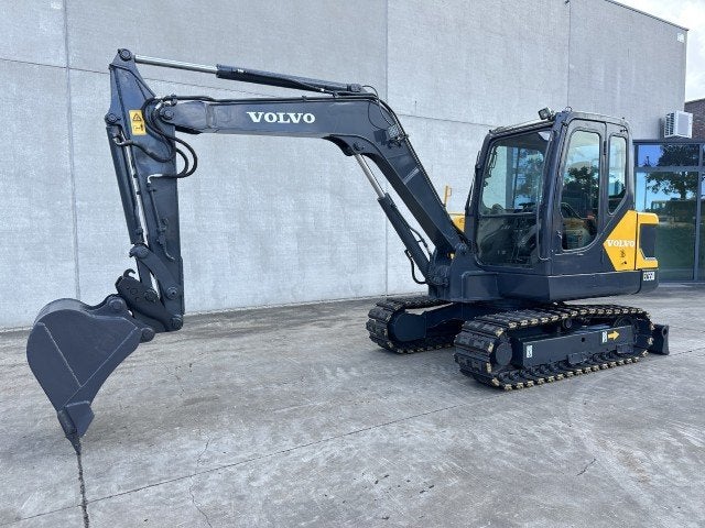 Pelle midi Volvo EL 55D 2017, Excavatrice