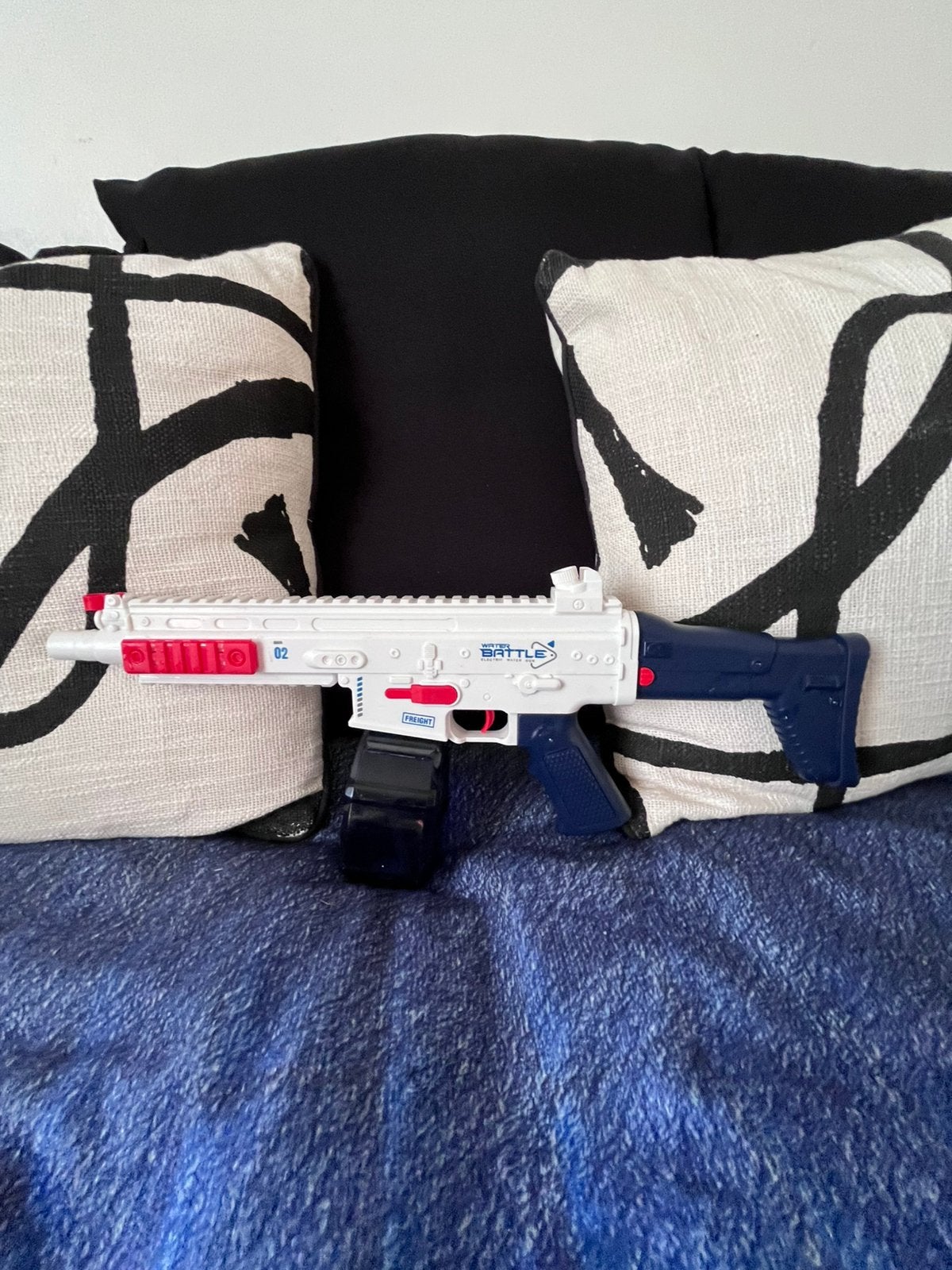 Pistolet a eau electrique rechargeable, Sports & Fitness, Snowboard, Envoi, Utilisé, Autres types