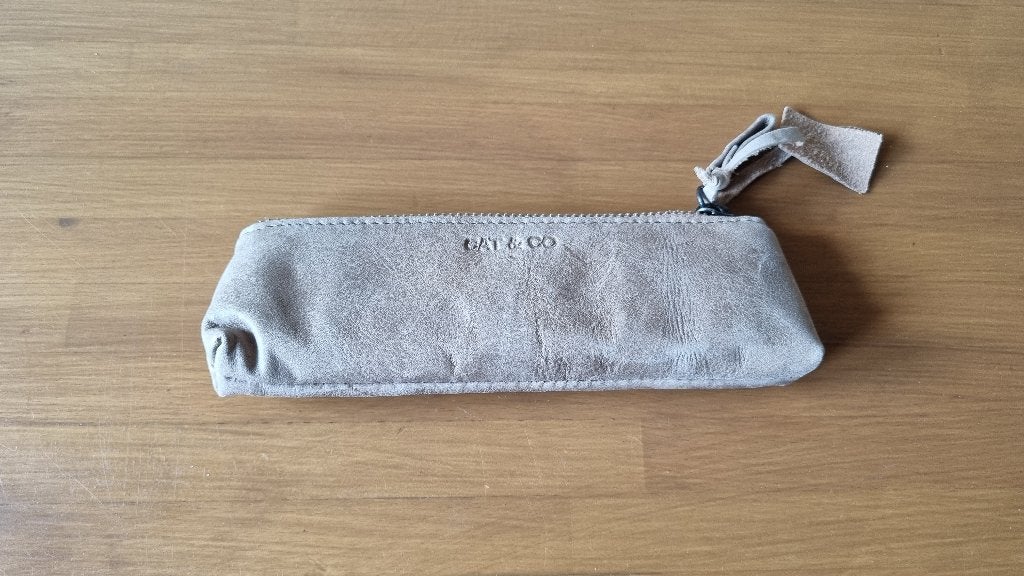 pennenzak Cat & Co Leer beige, Ophalen of Verzenden, Gebruikt