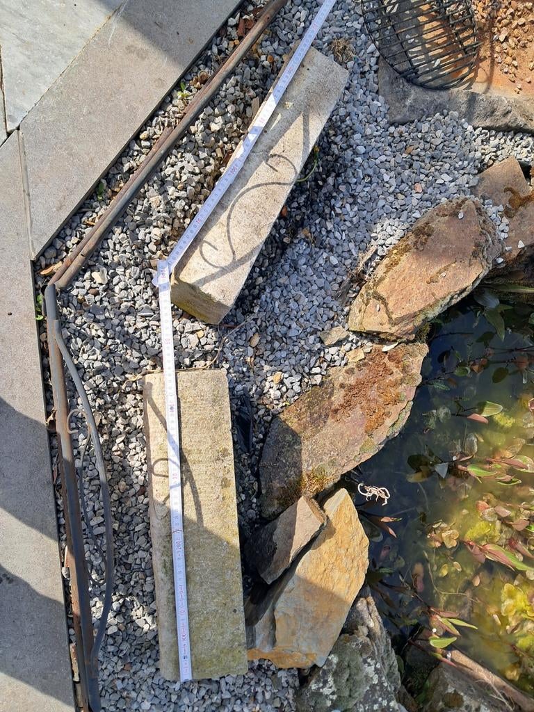 Deux petites jardinières en pierre bleue, Enlèvement
