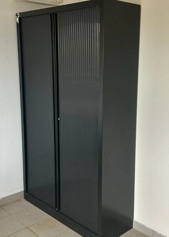 Lot bureau kasten, Enlèvement
