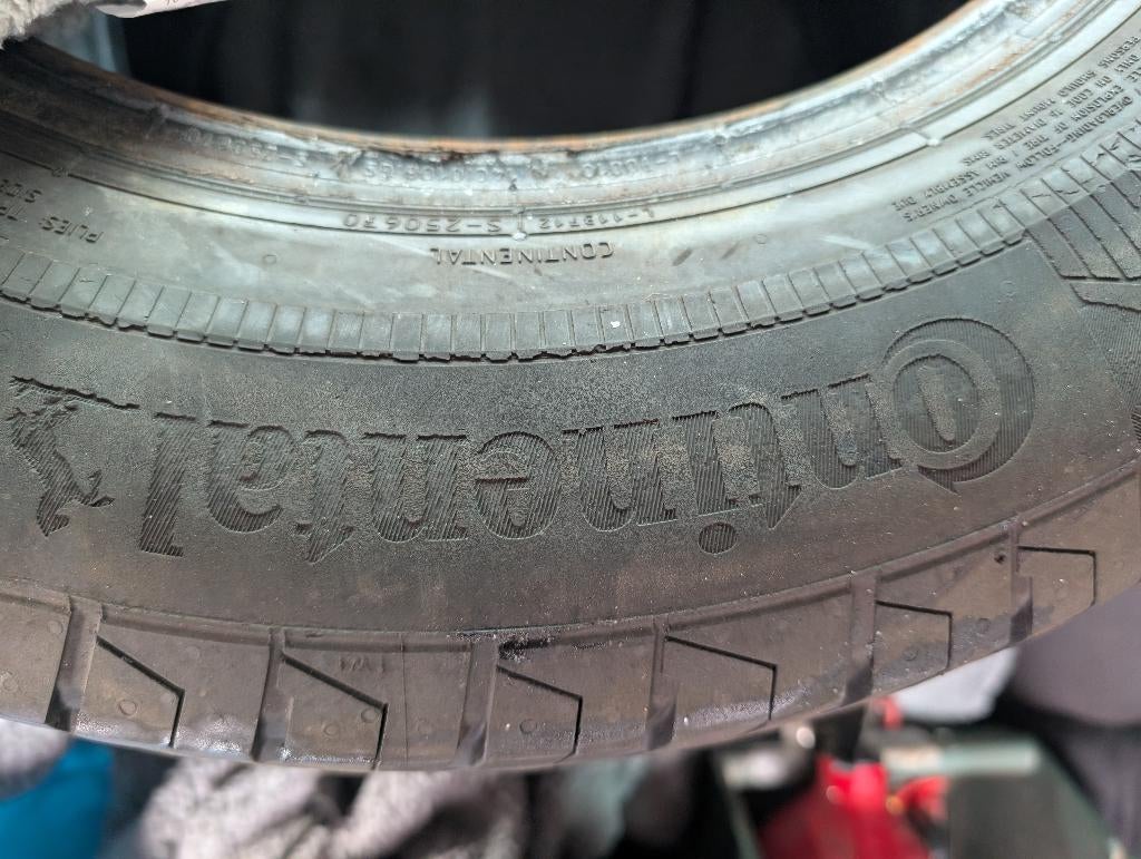 Continental 215/65 R16c, Auto-onderdelen, Banden en Velgen, Ophalen, 215 mm, 16 inch, Nieuw