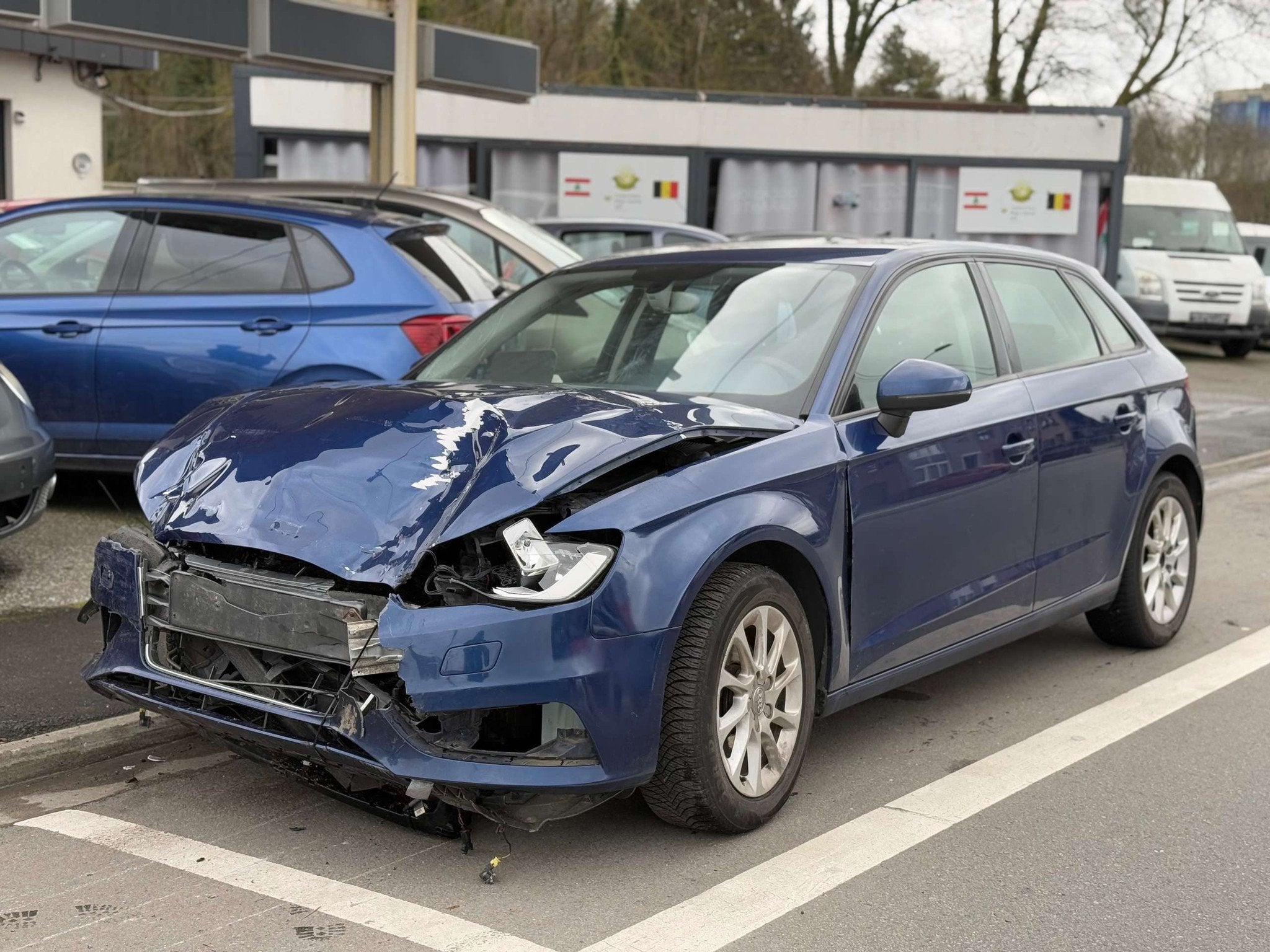 Audi A3 A3 Sportback 1.6 TDi - ACCIDENTE (bj 2014), Auto's, Voorwielaandrijving, Stof, Gebruikt, 4 cilinders