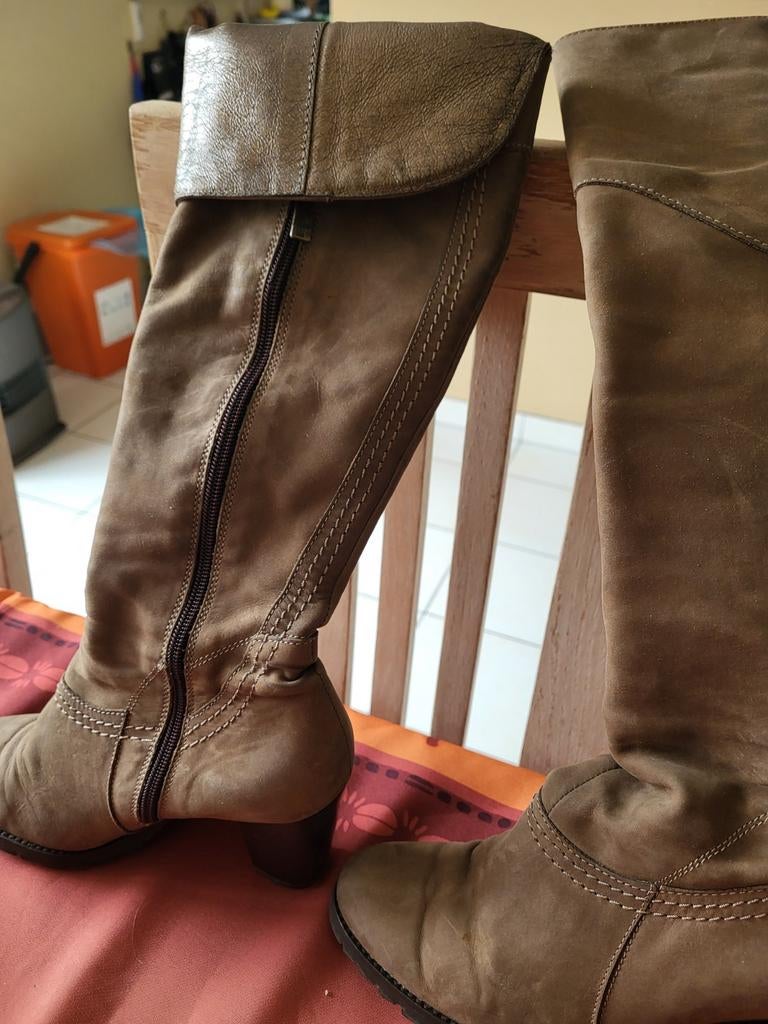 Bottes en daim, pointure 37, état quasi neuf!, Vêtements | Femmes, Enlèvement