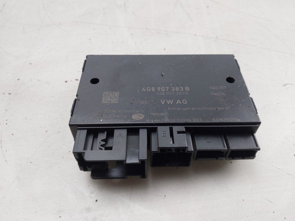 ORDINATEUR GESTION ATTACHE REMORQUE ATTELAGE A6 Avant (C7), Audi, Utilisé, Rixbecker Straße 75
59552  Lippstadt, DE, Info@forvia.com