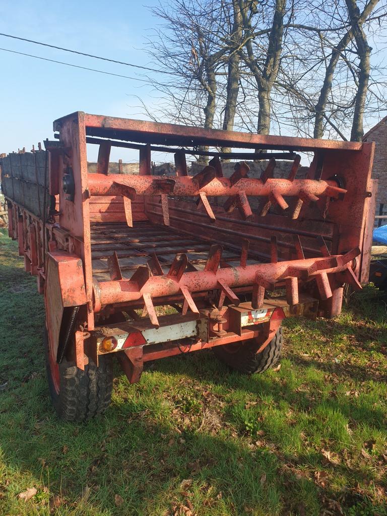 Mestkar  mestwagen, Ophalen