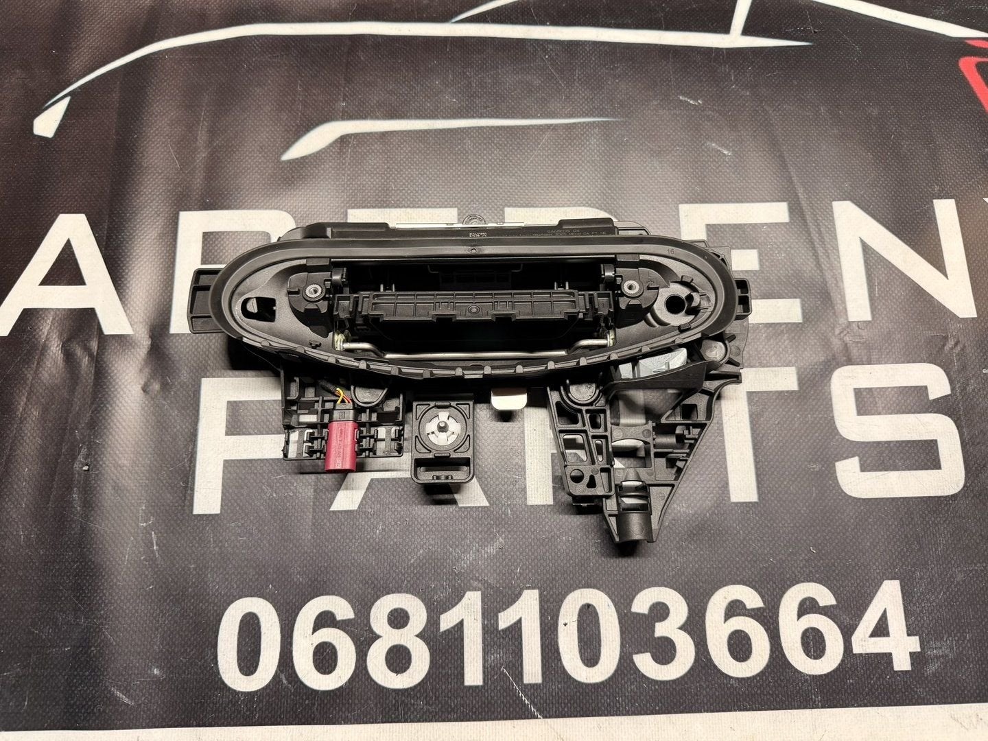 BMW X1 U11 X2 U10 Buitenhandsgreep Drager Links Voor 5A68ED5, -, Utilisé, Porte, Gauche