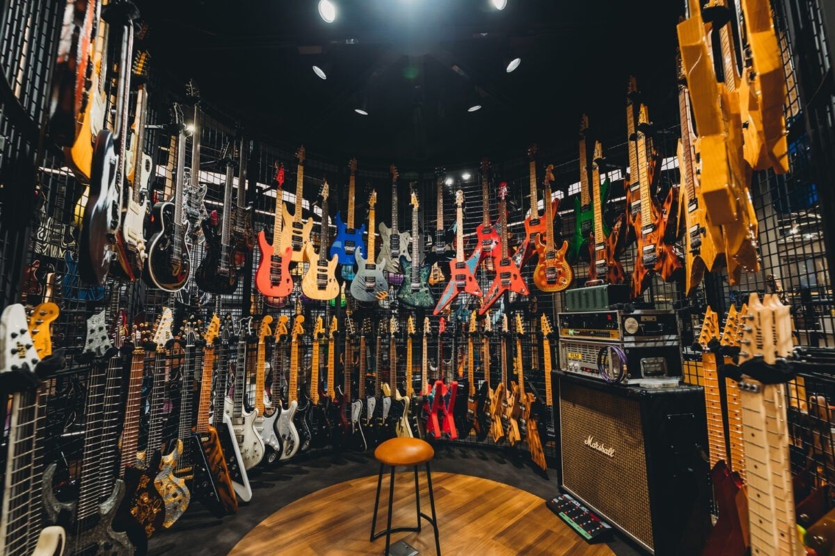 Staat er bij u een gitaar niks te doen?, Muziek en Instrumenten, Snaarinstrumenten | Gitaren | Elektrisch, Ophalen of Verzenden
