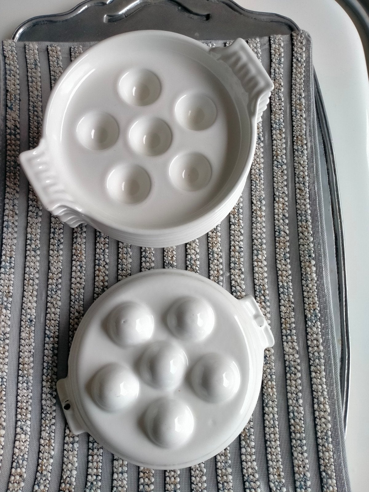 7 assiettes à escargots en fonte, Enlèvement
