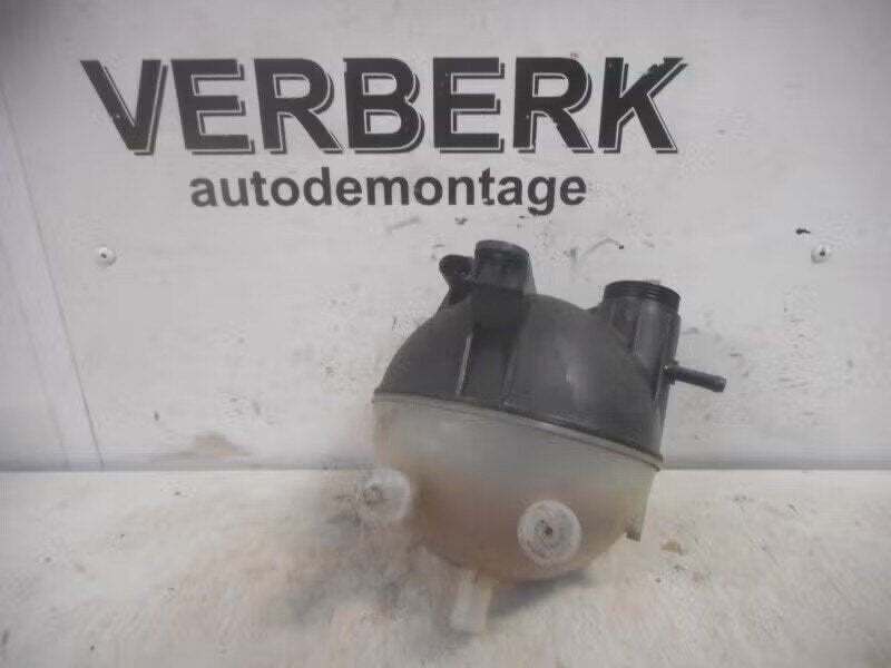 KOELVLOEISTOF RESERVOIR A (W169) (169-500--0149), Gebruikt, Mercedes-Benz AG, Ophalen of Verzenden, Dialog.mb@mercedes-benz.com