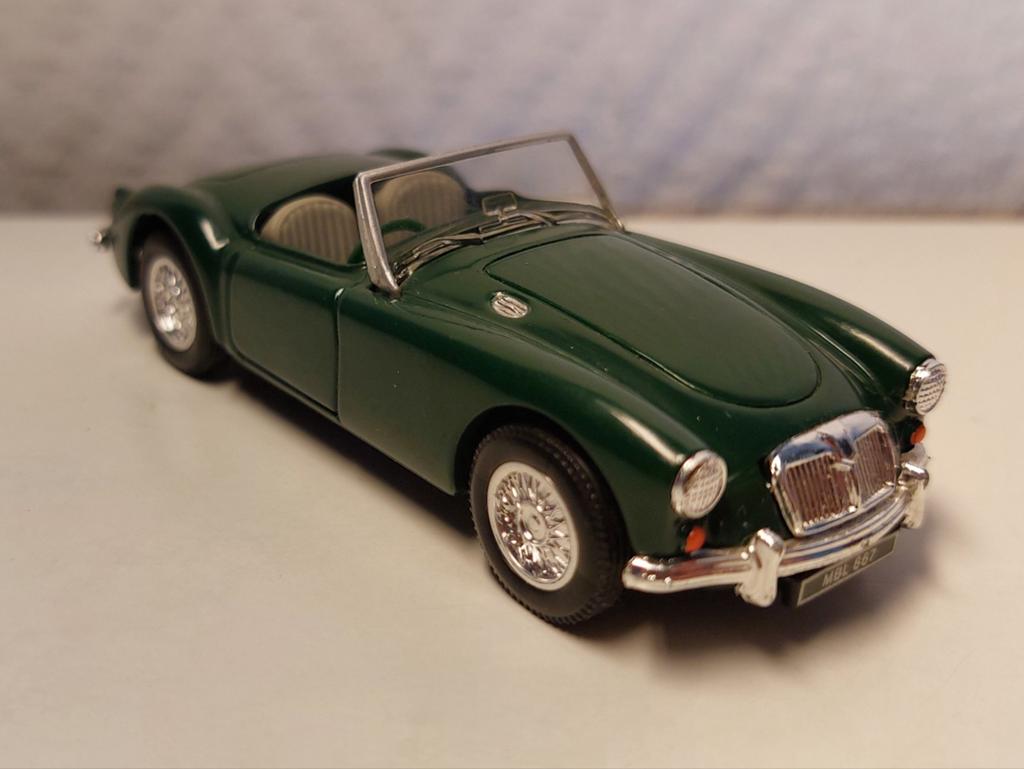 MG a 1600 MK 1 Cabriolet groen schaal 1/43 merk CORGI 💫, Ophalen, Zo goed als nieuw, Auto, Corgi