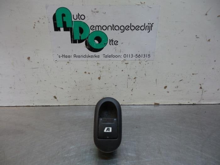 Commutateur vitre électrique d'un Citroen C3 (C3 02-), -, 3 mois de garantie, Utilisé, -