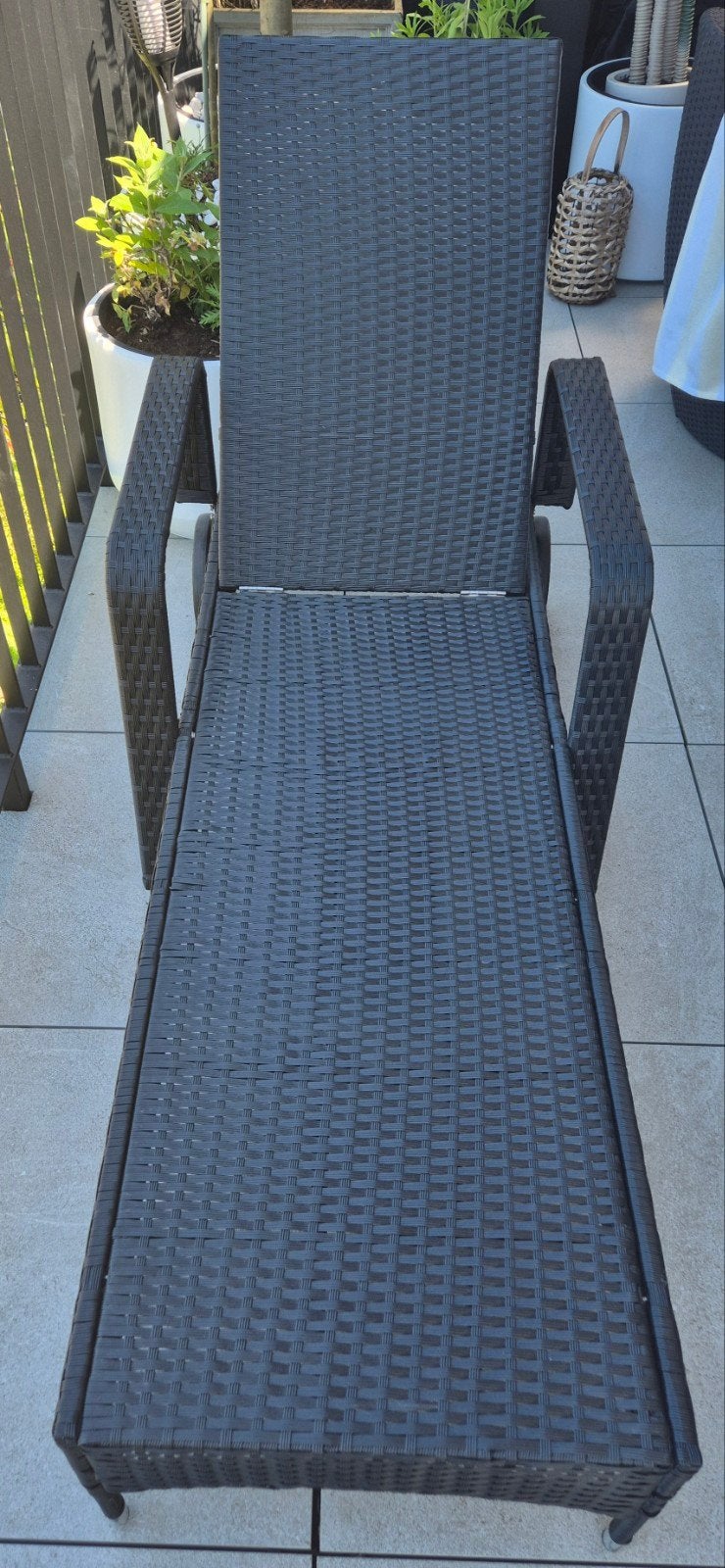 Chaise longue en osier avec oreiller, Jardin & Terrasse, Chaises longues, Enlèvement, Neuf, Osier, Mobile