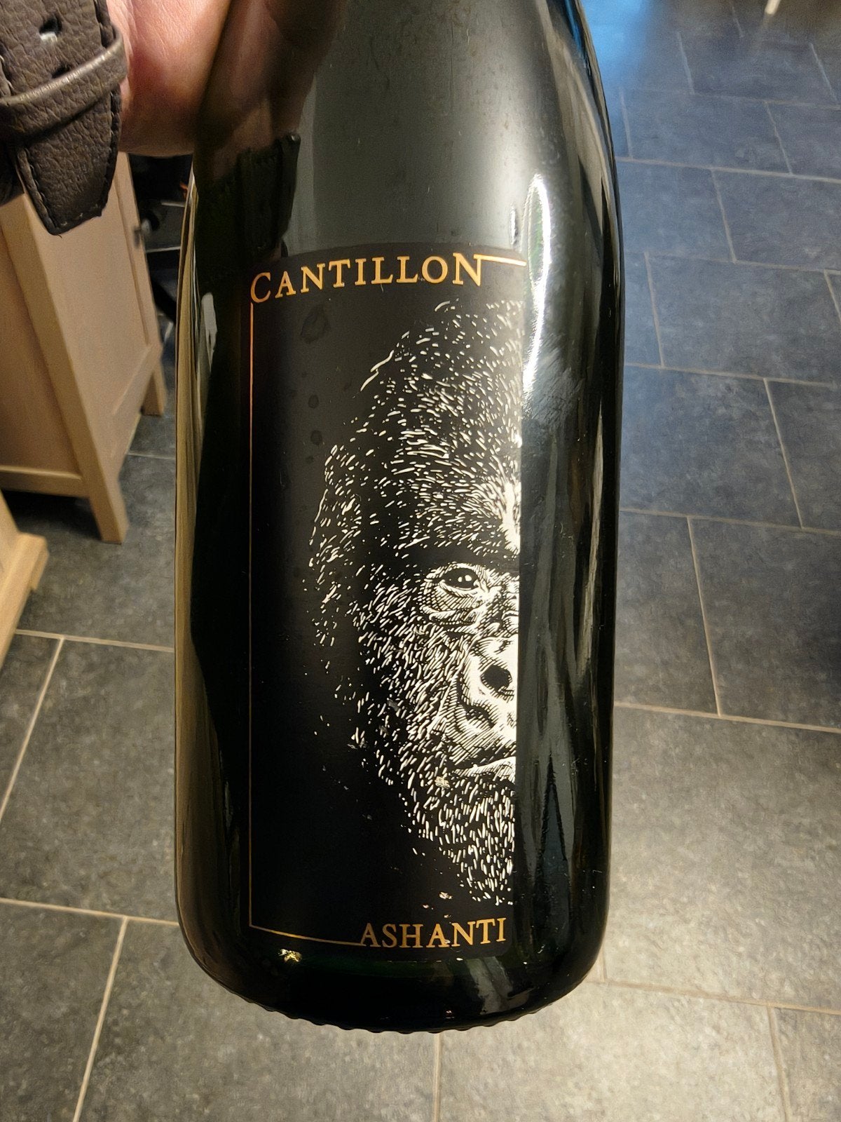 Cantillon Ashanti, Enlèvement
