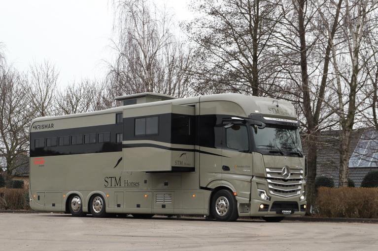 Camion à chevaux, fourgonnette et remork exclusifs À LOUER, B