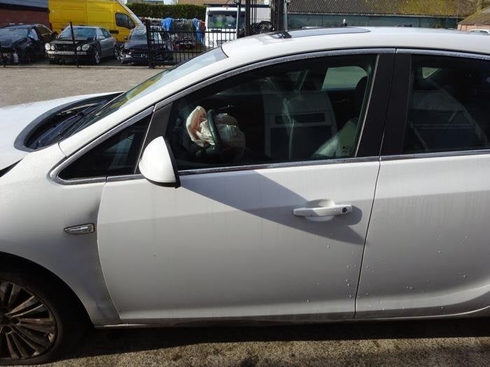 Portière 4portes avant gauche d'un Opel Astra (Z40R), -, Opel, Utilisé, Porte