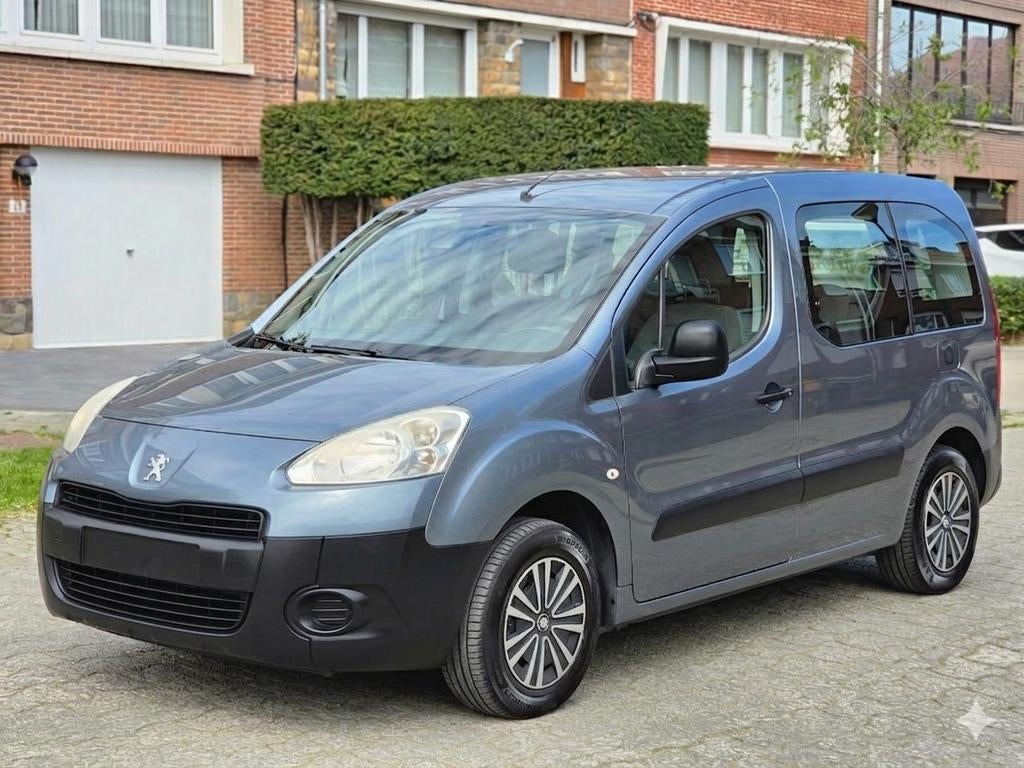 PEUGEOT PARTNER TEPEE 1.6 BENZINE  GEKEURD VOOR VERKOOP, Auto's, Peugeot, 72 kW, Bedrijf, Grijs, Multifunctioneel stuurwiel