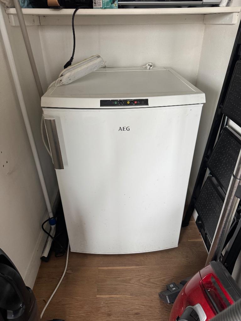 Diepvries AEG, Ophalen, Minder dan 85 cm, Zo goed als nieuw, Vrijstaand