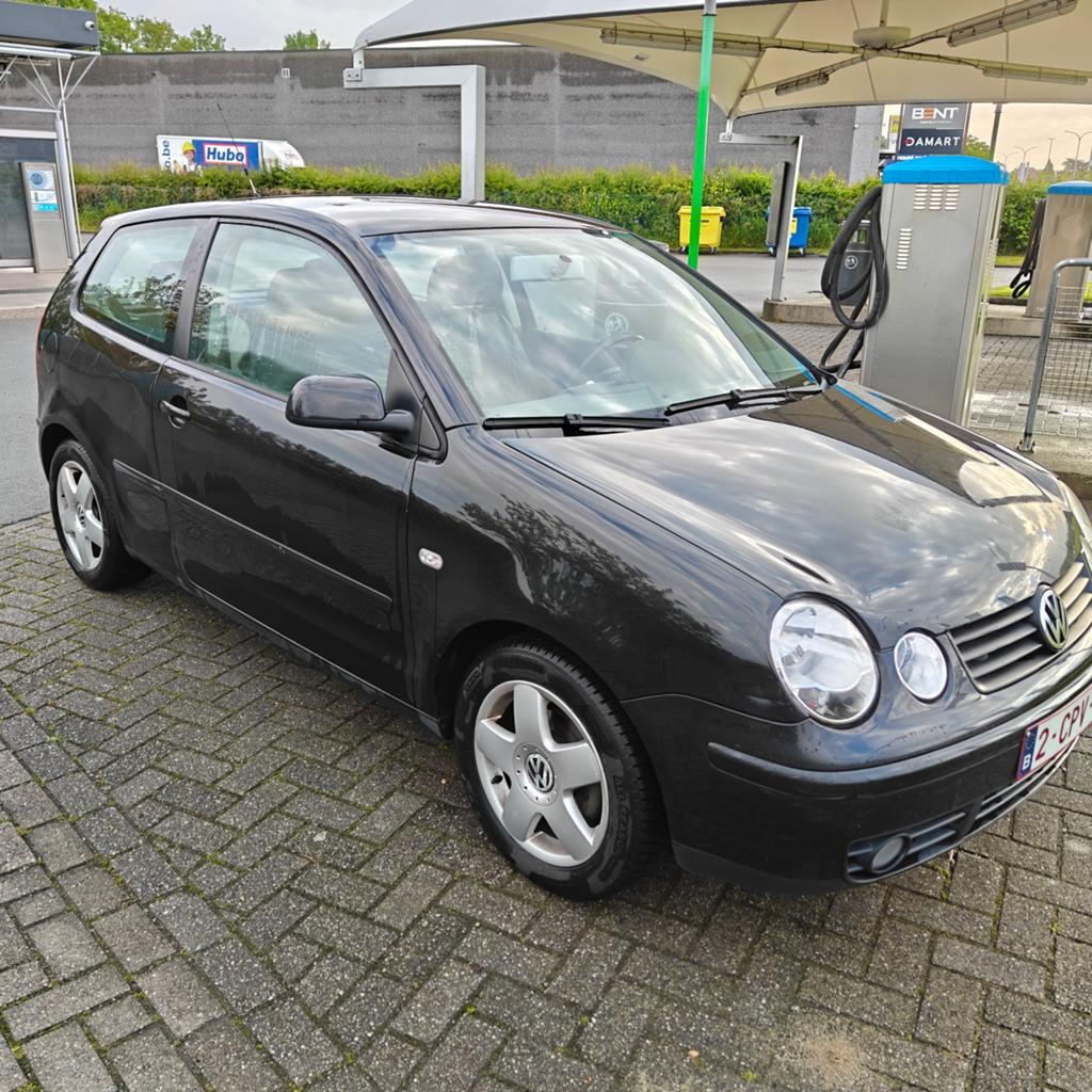 VW polo 2004, benzine, Voorwielaandrijving, Zwart, Particulier, Euro 4