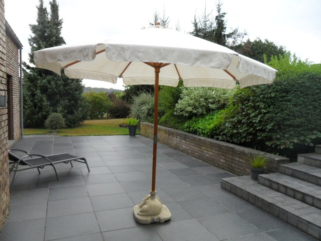 Parasol écru en bois diamètre 3m avec système de poulies, Enlèvement