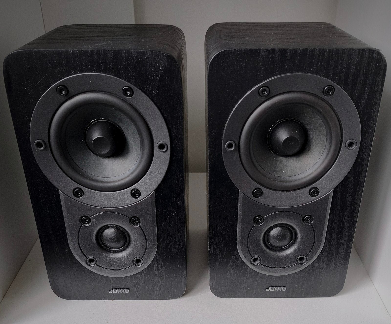 Jamo S420-luidsprekers: op twee manieren - 2 x 100 watt, Inclusief muurbeugels, Ophalen of Verzenden, Zo goed als nieuw, 60 tot 120 watt