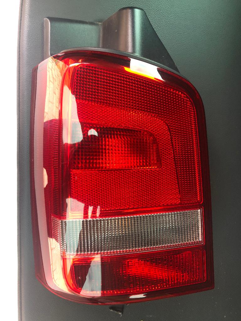 VW T5.1 achterlicht links (2010), Ophalen, Gebruikt, Volkswagen
