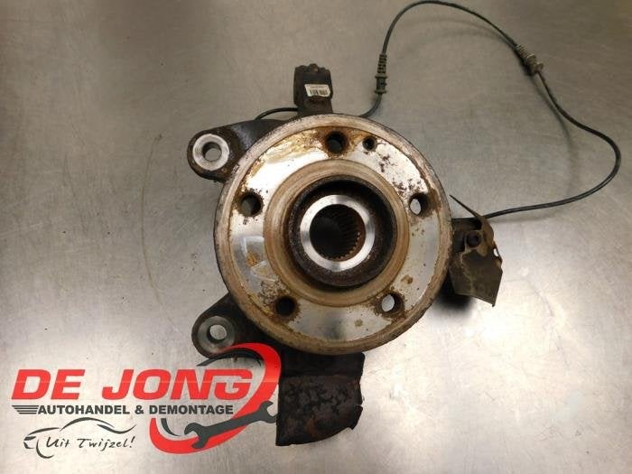 Fusee links-voor van een Mercedes Vito, Gebruikt, -, Ophalen of Verzenden, -