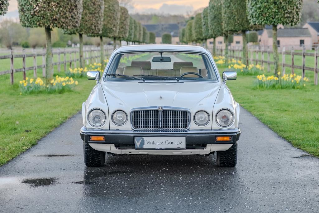 Jaguar XJ12 Sovereign - 1986, Auto's, Automaat, 4 deurs, Achterwielaandrijving, 217 kW