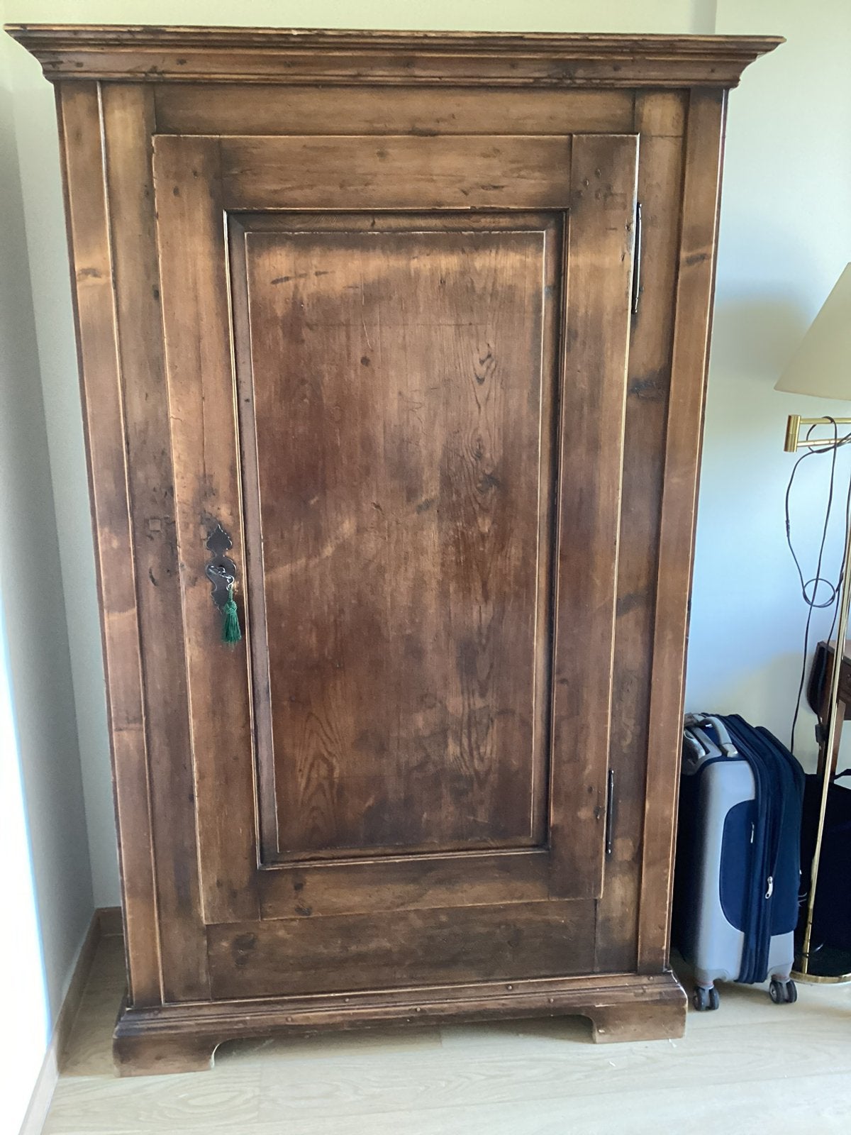 Armoire ancienne en bois, Enlèvement