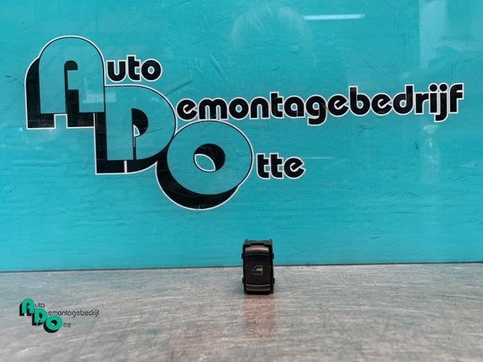 Commutateur vitre électrique d'un Volkswagen Passat (Passat, Volkswagen, -, 3 mois de garantie, Utilisé