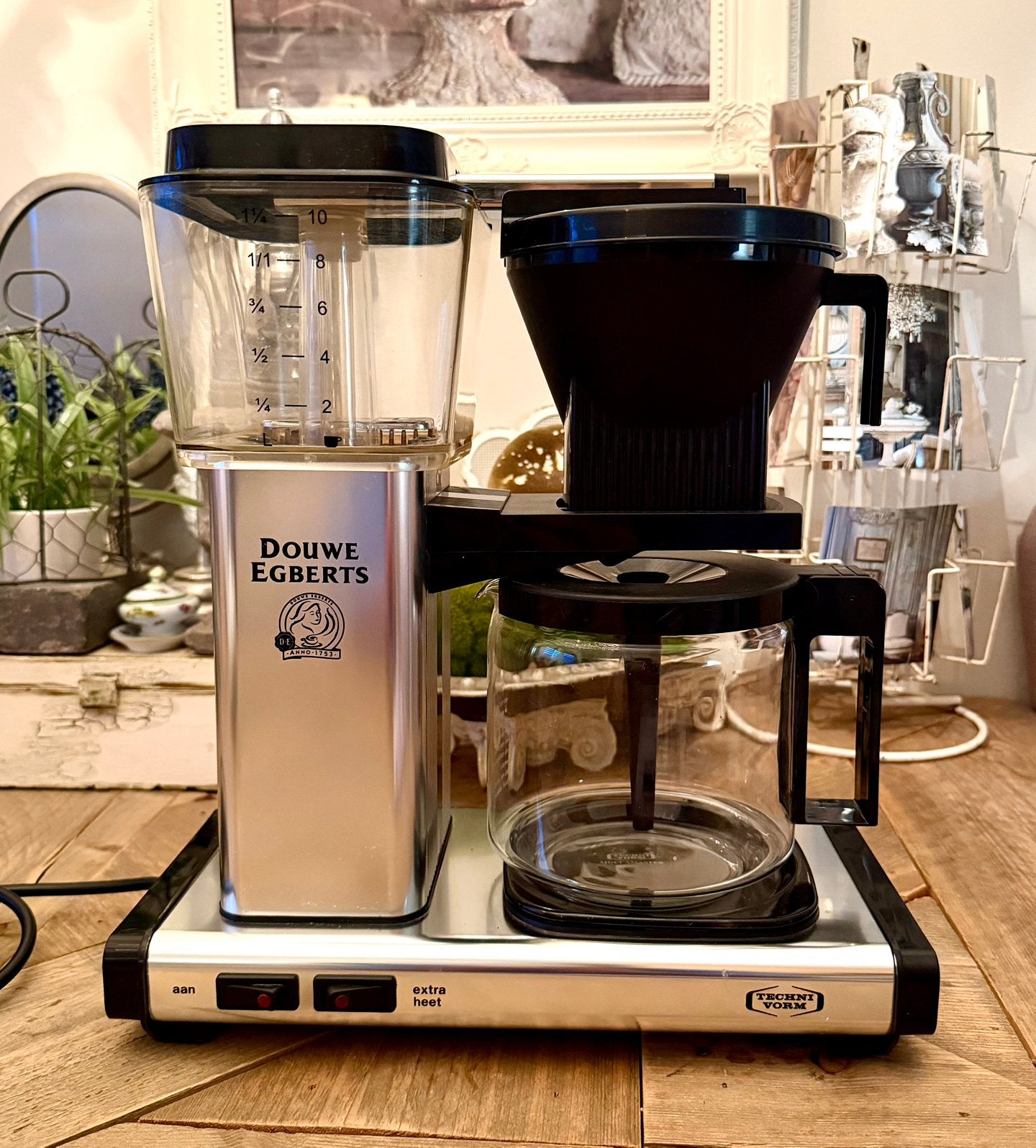 Douwe Egberts Technivorm koffiezetapparaat!(NIEUWSTAAT), 10 kopjes of meer, Koffiemachine, Gemalen koffie, Ophalen of Verzenden