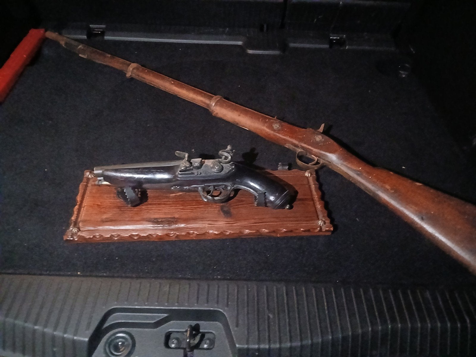 antiek jachtgeweer en revolver, Ophalen