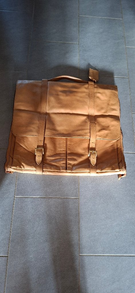 Voyage, 30 cm ou plus, Comme neuf, Enlèvement, Beige