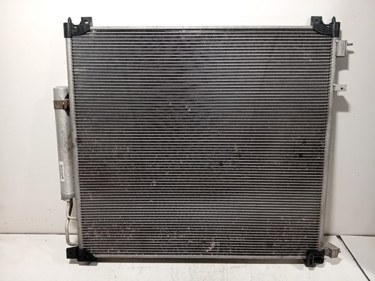 Airco condensor Land Rover Discovery, Auto-onderdelen, Onderdelen@venauto.nl, Van der Ven Autorecycling B.V., Ettenseweg 76, 4706 PB Roosendaal, The Netherlands