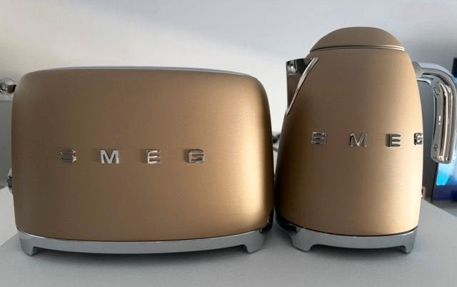Set SMEG gouden waterkoker en toaster, Electroménager, Bouilloires, 2 litres ou plus, Enlèvement ou Envoi, Comme neuf
