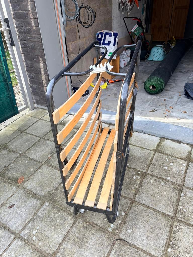 stevige vouwbedden (logeerbedden), Huis en Inrichting, Ophalen, Wit, Zo goed als nieuw, 80 cm