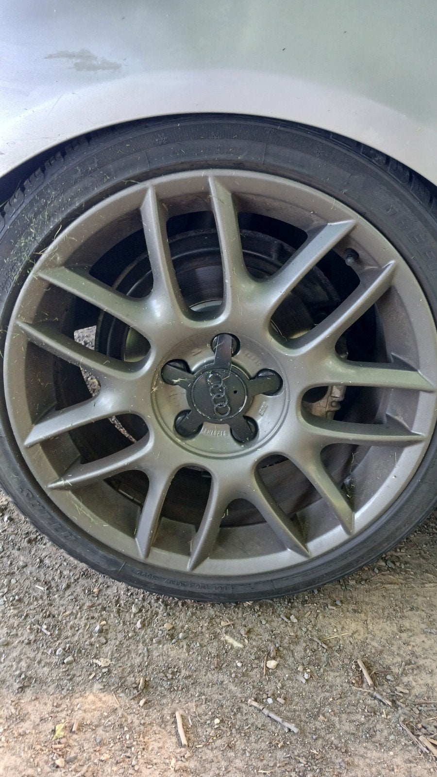 Jantes Audi 17 VW...
gris foncé
En très bon état, Enlèvement, Pneu(s)