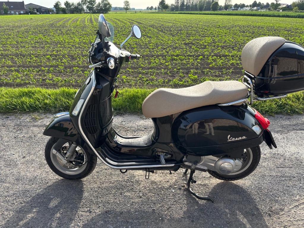 Vespa GTS300, Motoren, Motoren | Piaggio, Scooter, Gebruikt, Particulier, Automaat