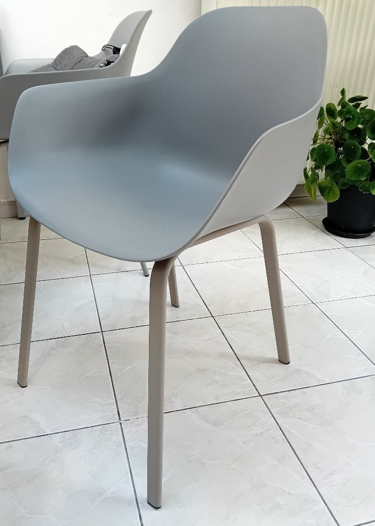 4 grijze stoelen, Huis en Inrichting, Stoelen, Ophalen, Zo goed als nieuw
