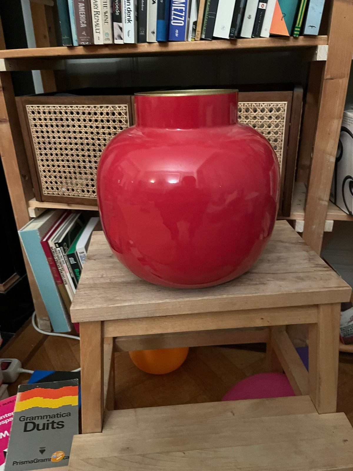 Vase rouge, design (pip studio Amsterdam), Maison & Meubles, Accessoires pour la Maison | Vases, Enlèvement, Comme neuf, Rouge