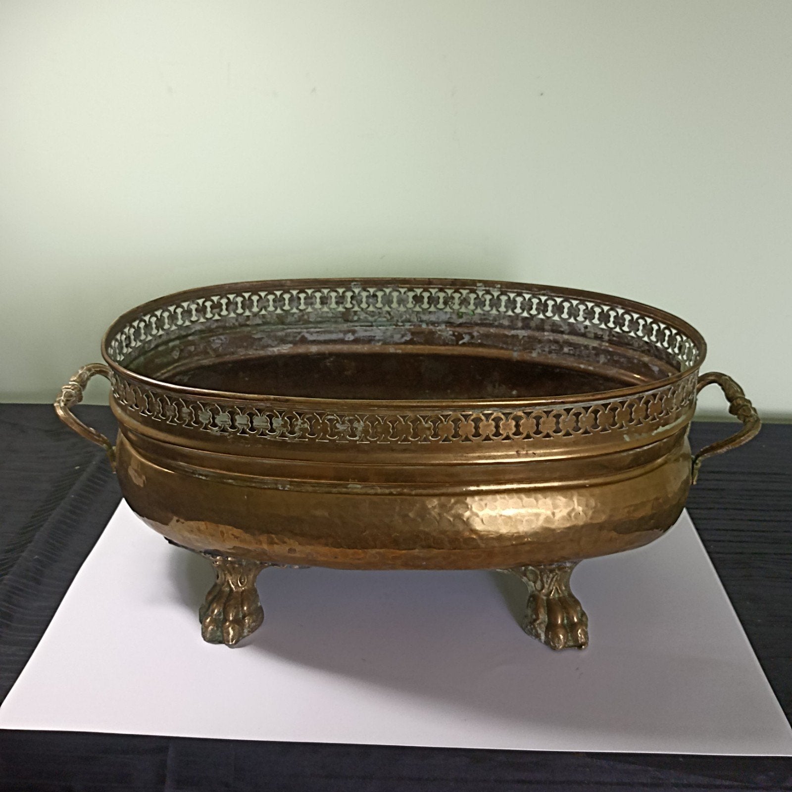 Grote Antieke Franse Jardinière (43 cm) – Handgehamerd Geel, Verzenden, Brons