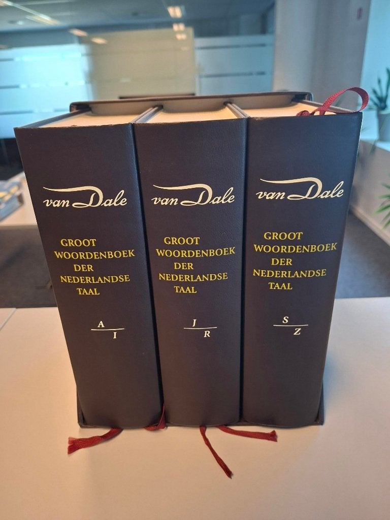 Van Dale - Groot Woordenboek der Nederlandse Taal, Boeken, Ophalen, Zo goed als nieuw, Van Dale, Nederlands
