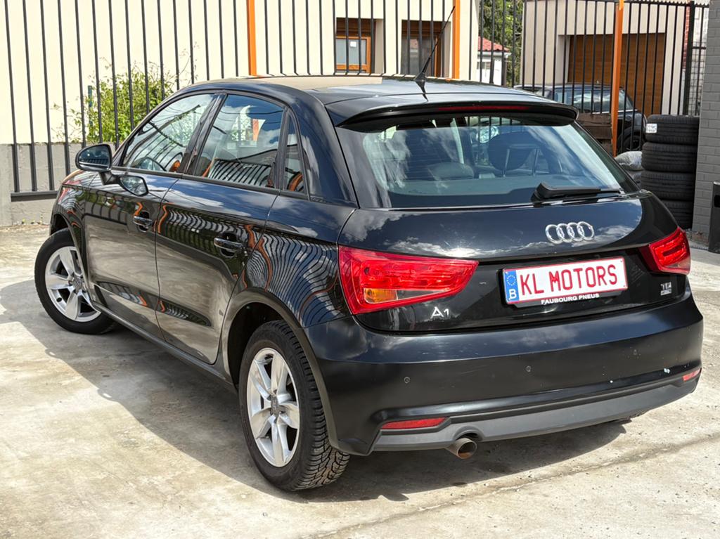 AUDI A1 SPORTBACK ULTRA 1.4CR TDI 90CV 154 000KM 2016 EURO 6, Auto's, Audi, Voorwielaandrijving, Stof, A1, Zwart