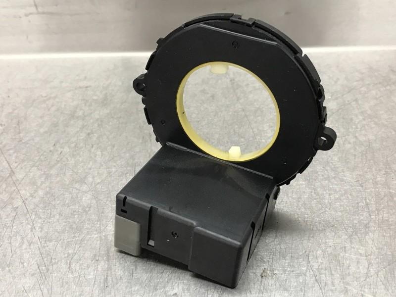 CAPTEUR D'ANGLE DE DIRECTION Auris (E15) (|8924502040|), Utilisé, Toyota